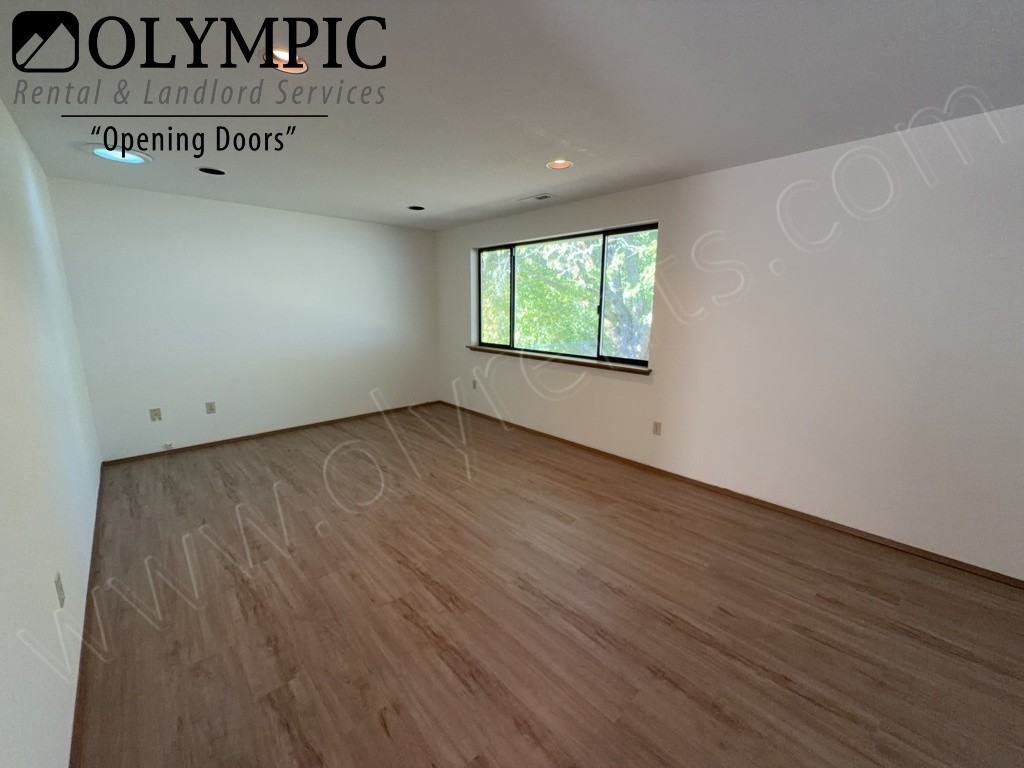 3508 Autumnwood Ct Se - Photo 4 of 15