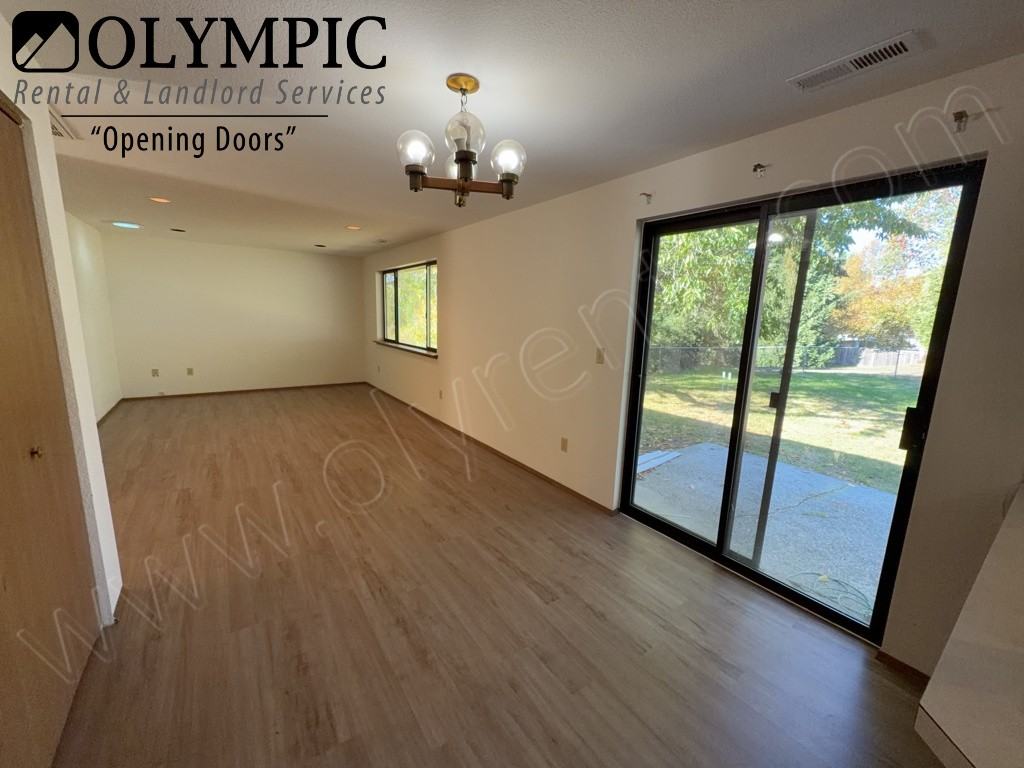 3508 Autumnwood Ct Se - Photo 6 of 15