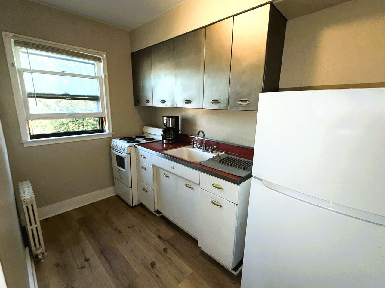97 Orme St E #101 - Photo 2 of 9