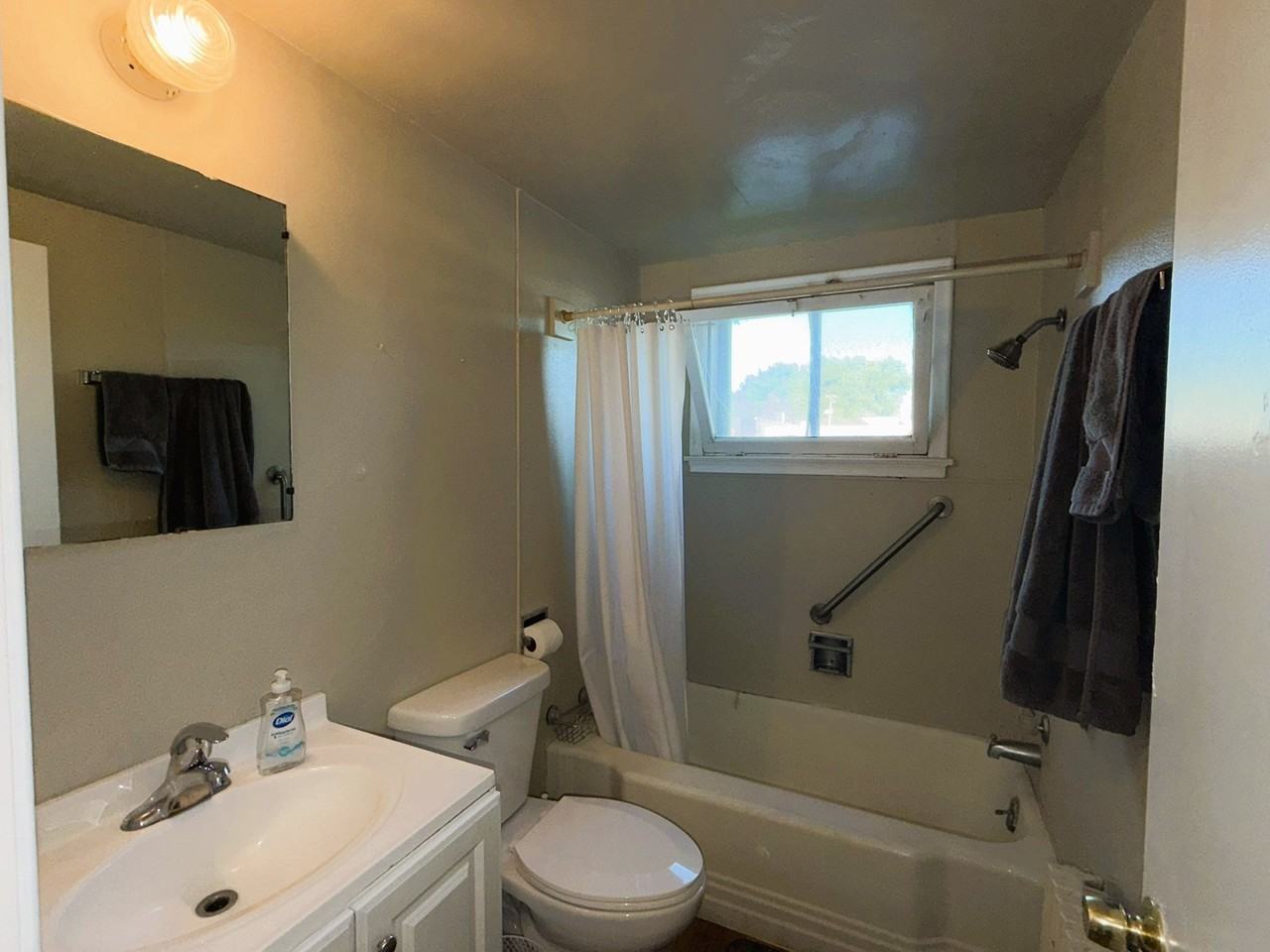 97 Orme St E #101 - Photo 3 of 9