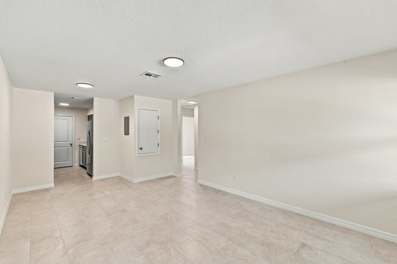 448 Ashmore Ave - Photo 2 of 15