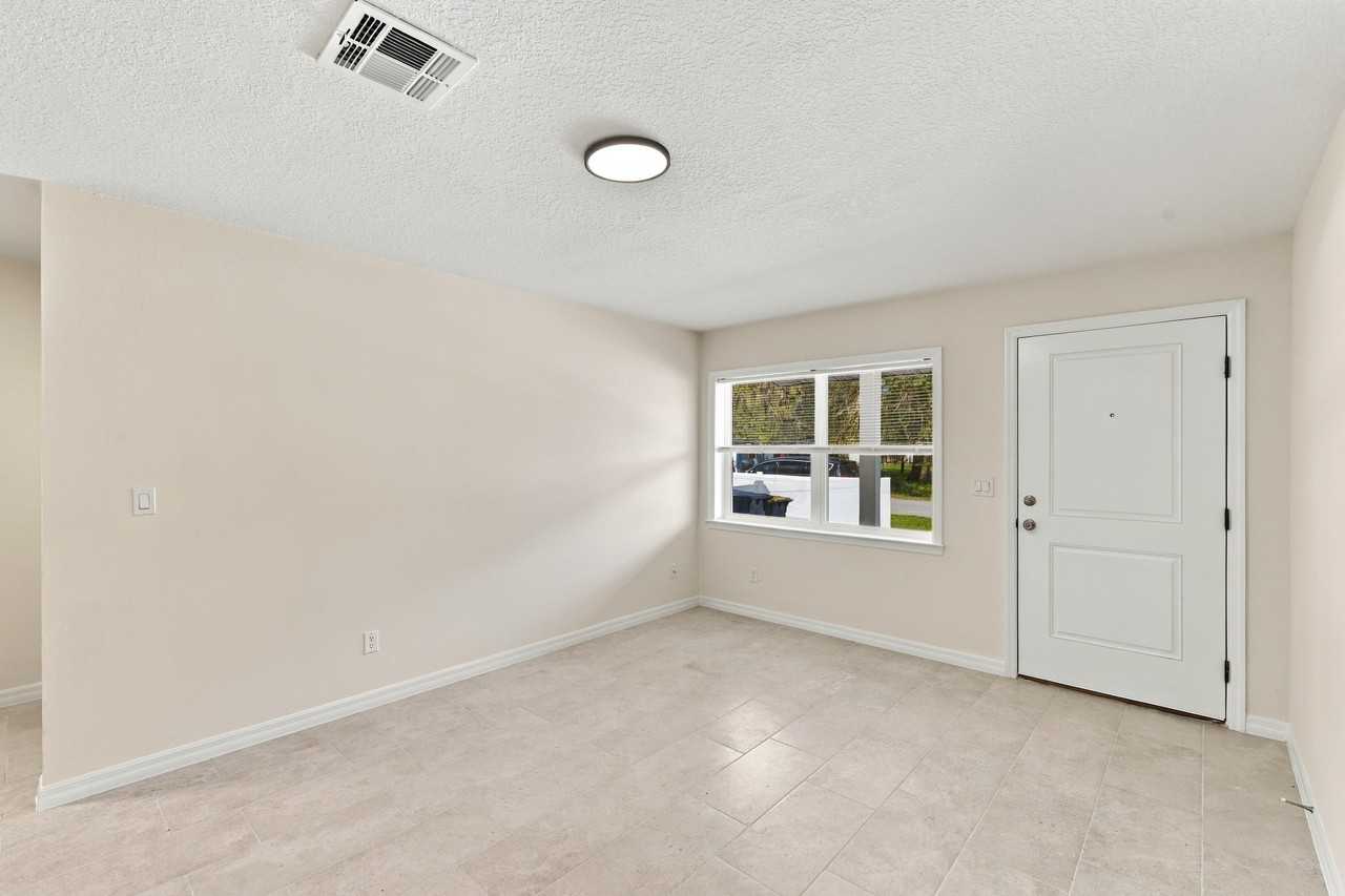 448 Ashmore Ave - Photo 5 of 15