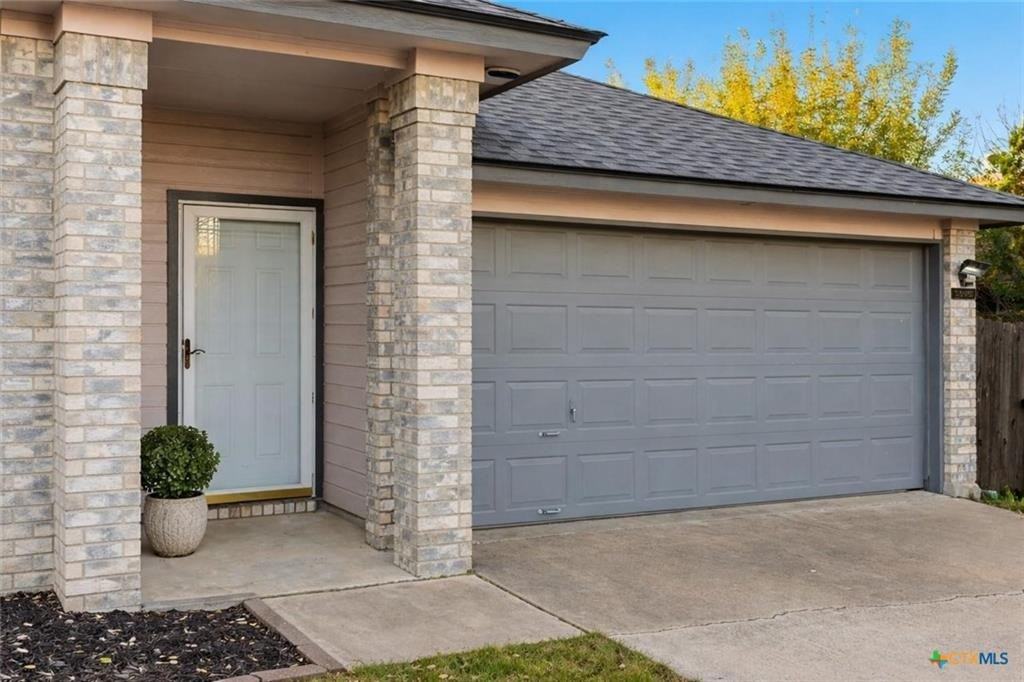 3303 Dorothy Jane Dr - Photo 2 of 26