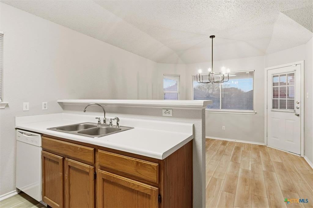 3303 Dorothy Jane Dr - Photo 6 of 26