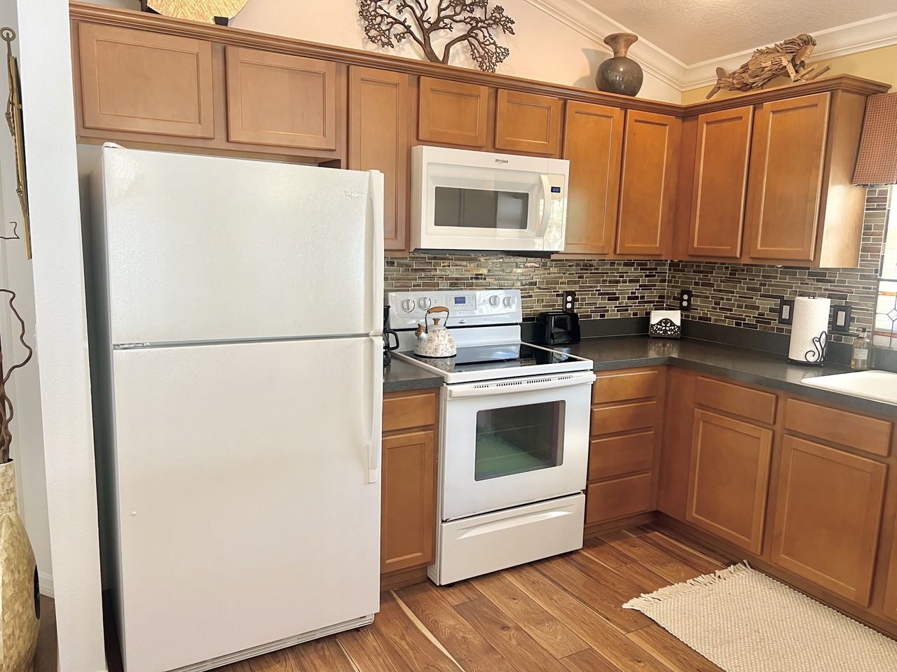 615 Osada Ave - Photo 5 of 44