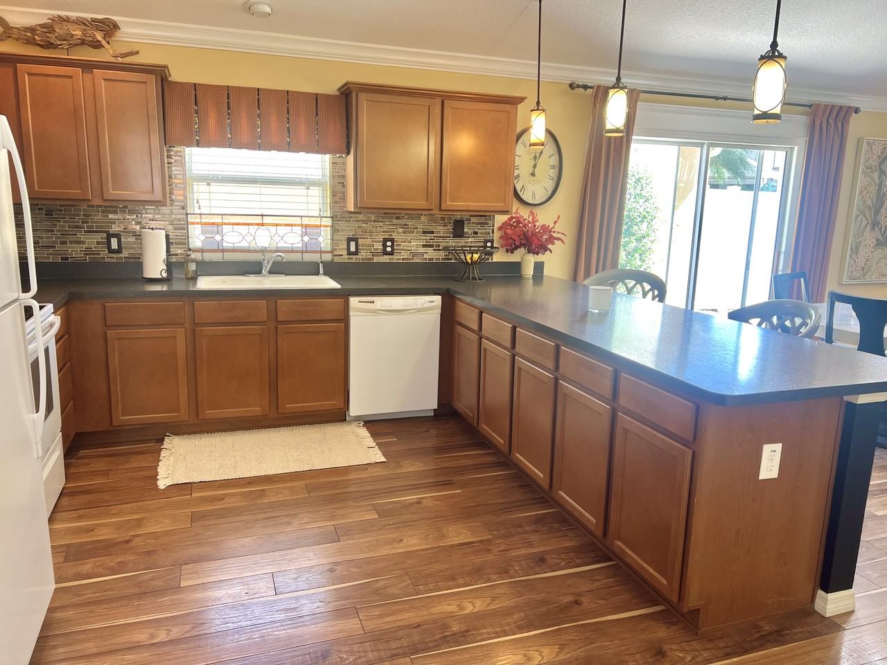 615 Osada Ave - Photo 6 of 44