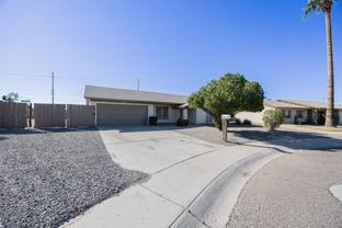 715 W Renee Dr - Photo 1 of 1
