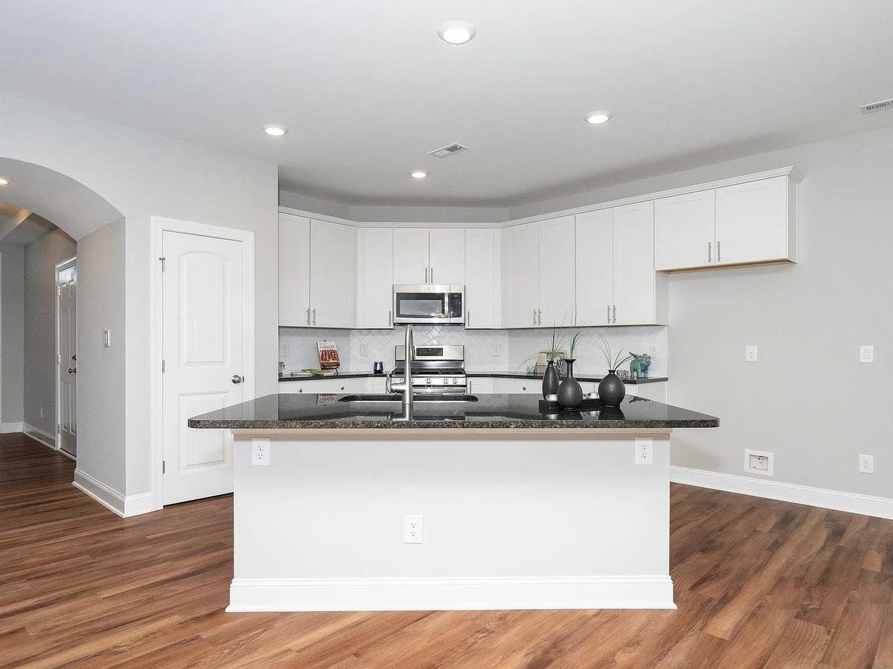1105 Arbor Edge Ln - Photo 3 of 14