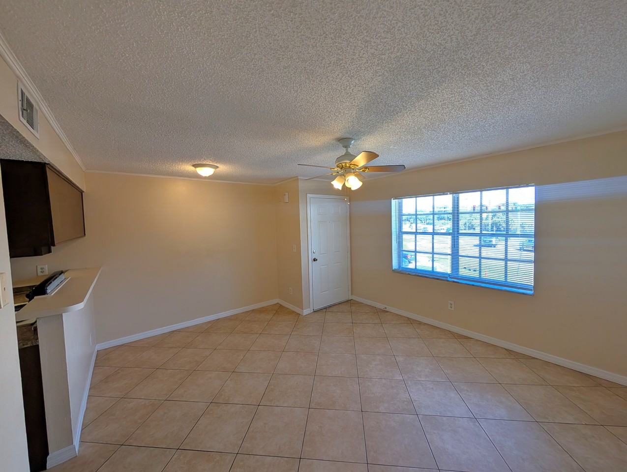 6415 S Roberts Ave #201 - Photo 2 of 7
