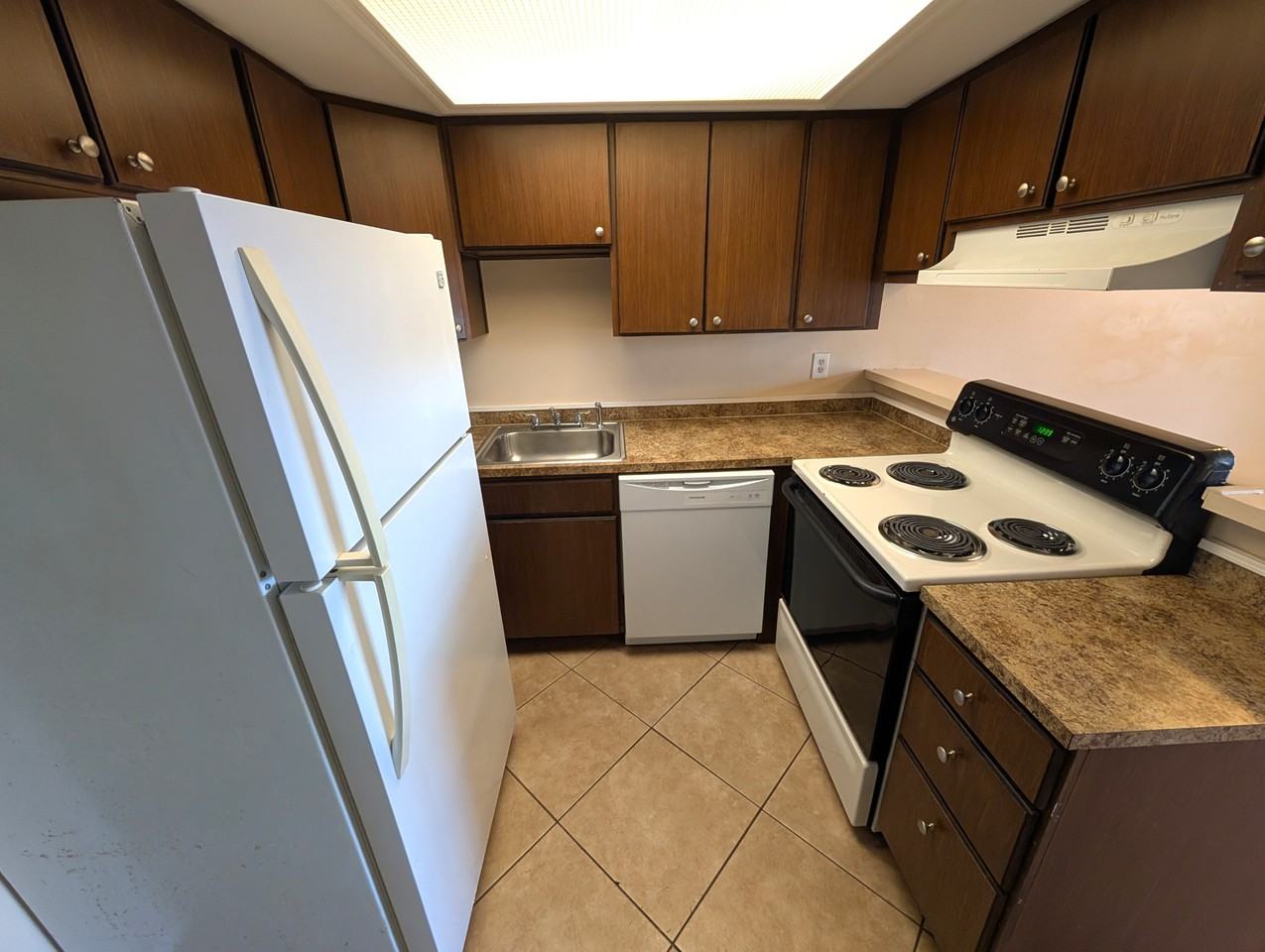 6415 S Roberts Ave #201 - Photo 4 of 7