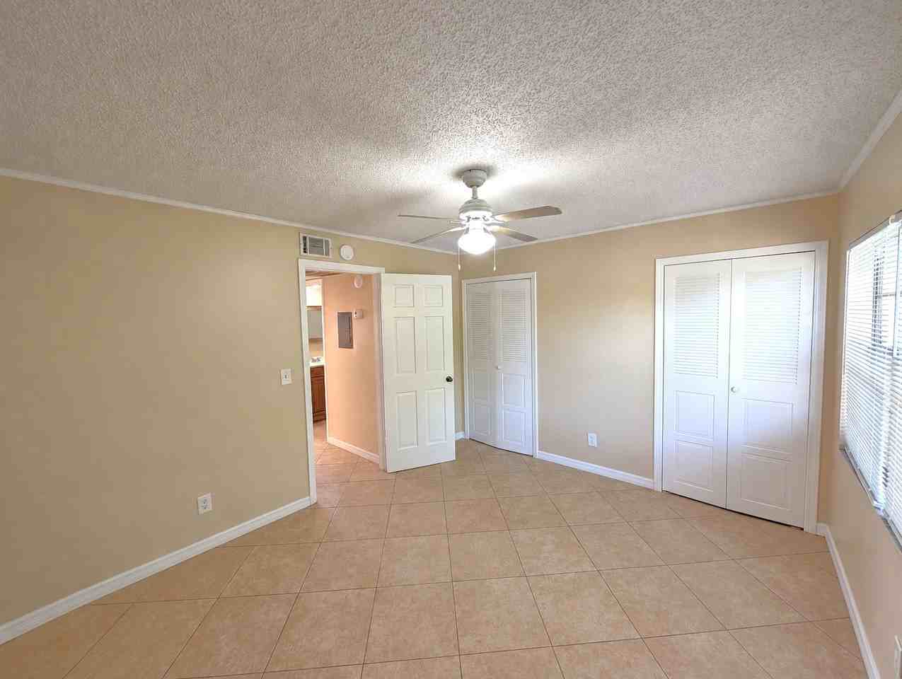 6415 S Roberts Ave #201 - Photo 6 of 7