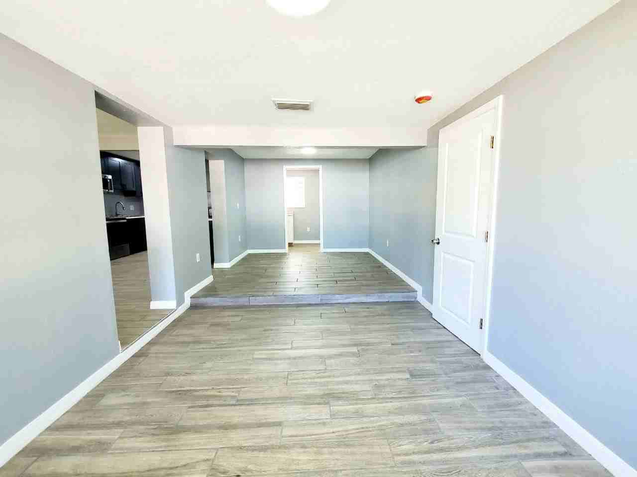 3615 Lindell Ave - Photo 5 of 33