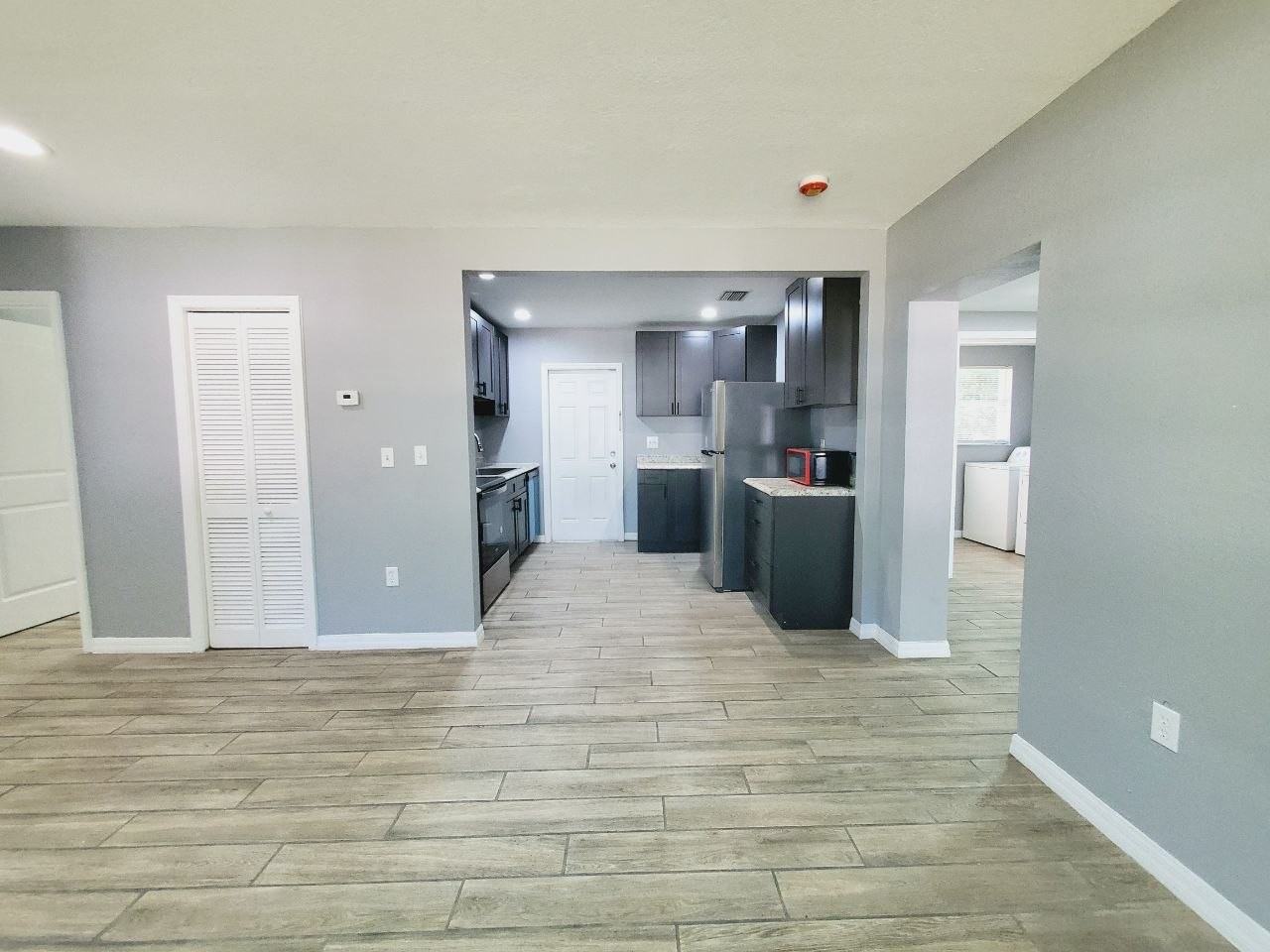 3615 Lindell Ave - Photo 7 of 33