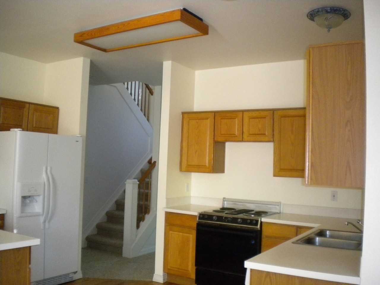 4732 Kings Ridge Blvd - Photo 3 of 17
