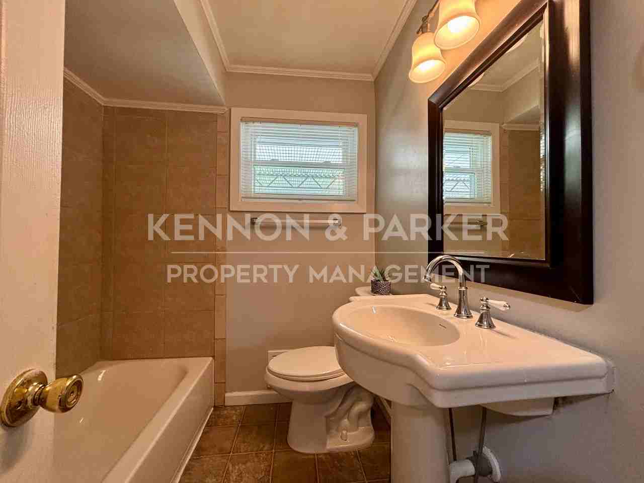 3404 Matilda Ln - Photo 6 of 15
