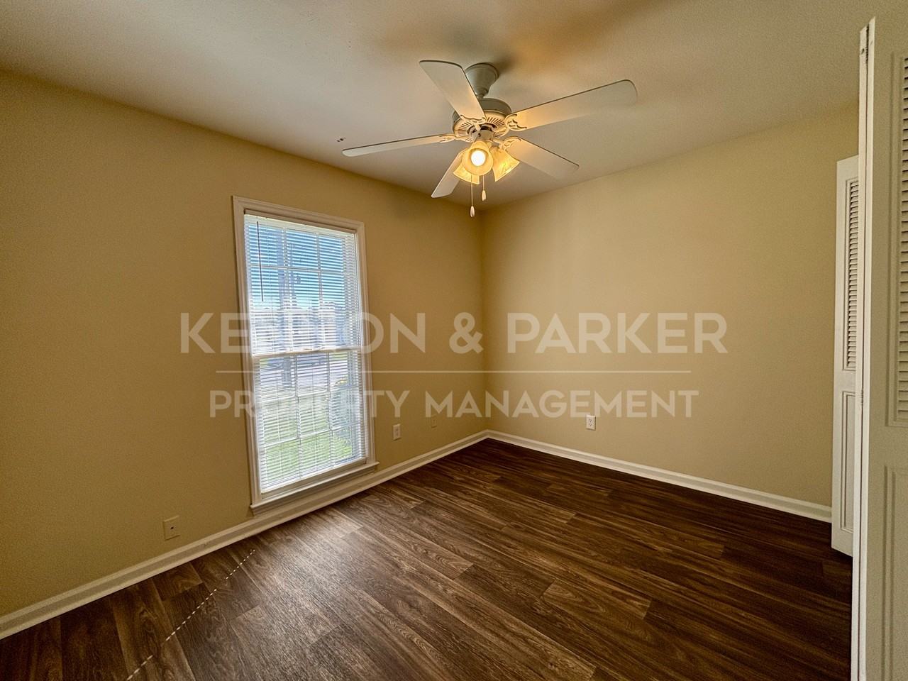 6229 Schomburg Rd - Photo 3 of 14