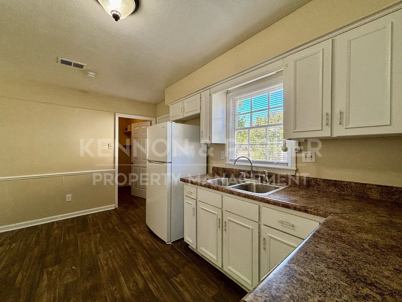 6229 Schomburg Rd - Photo 6 of 14