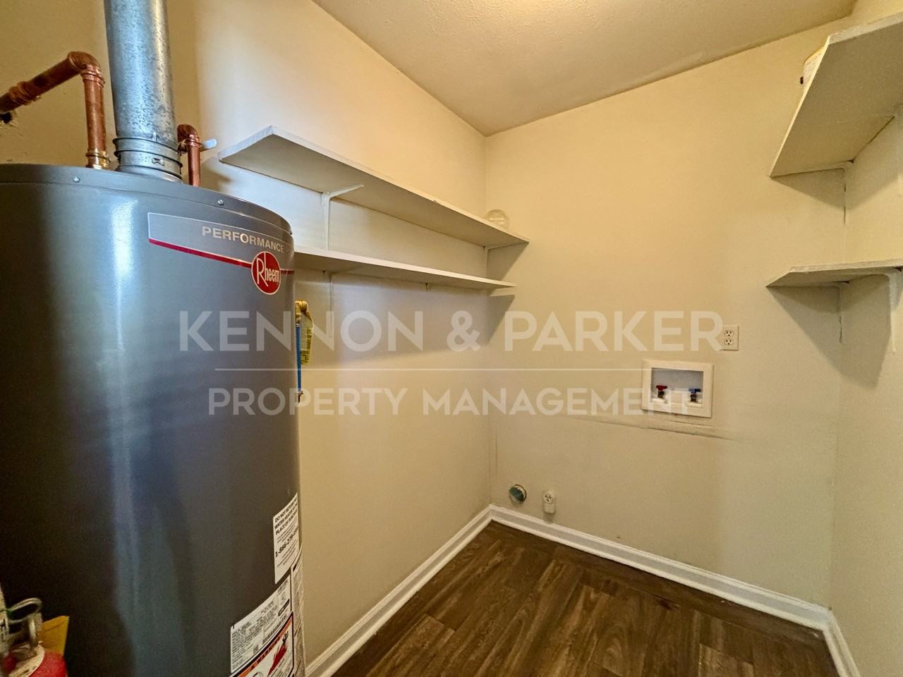 6229 Schomburg Rd - Photo 7 of 14