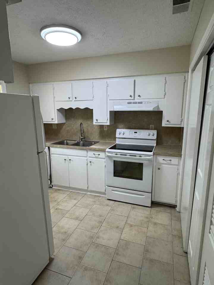 4516 Gardiner Dr - Photo 5 of 12