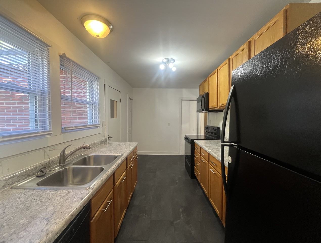 4859 Grand St - Photo 7 of 14