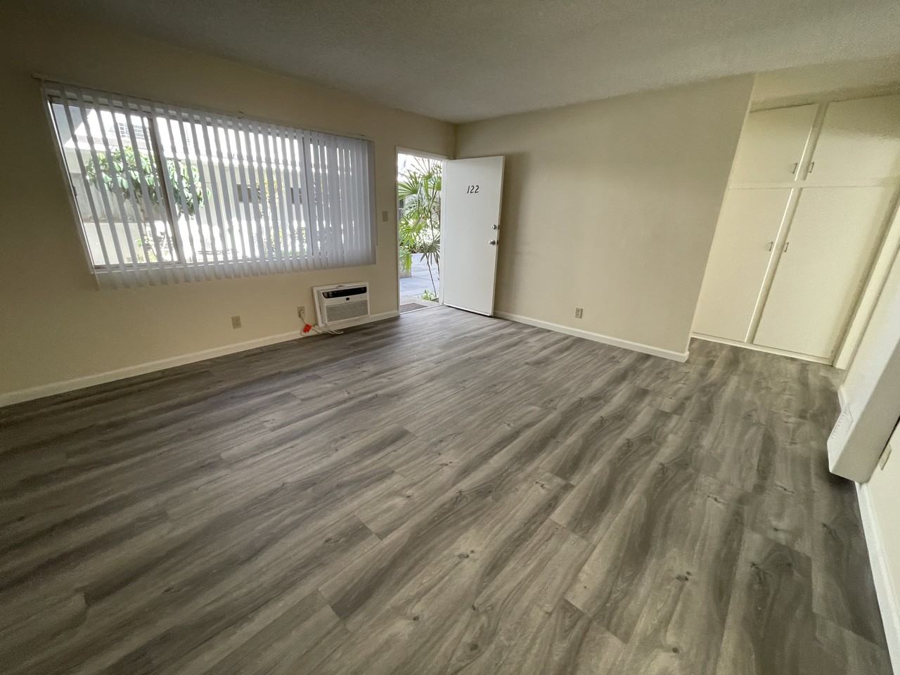 365 W Doran St #122 - Photo 6 of 10