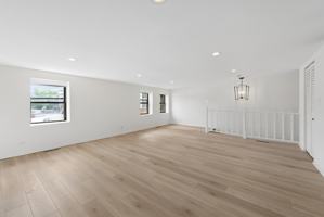 featured image of 935 W Armitage Ave