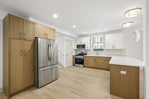 featured image of 531 Hinman Ave #B0