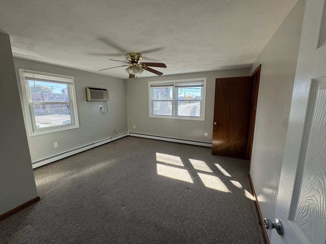 396398 Juniper St #398 - Photo 6 of 18