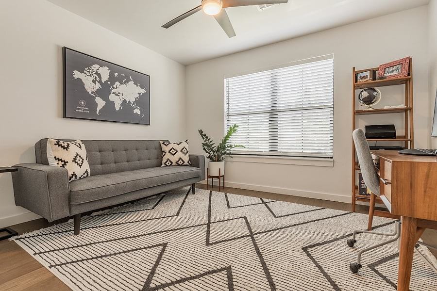 3625 Northwest 53rd Street - Photo 4 of 5