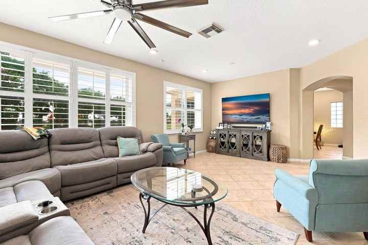 9035 Silver Glen Way - Photo 4 of 16