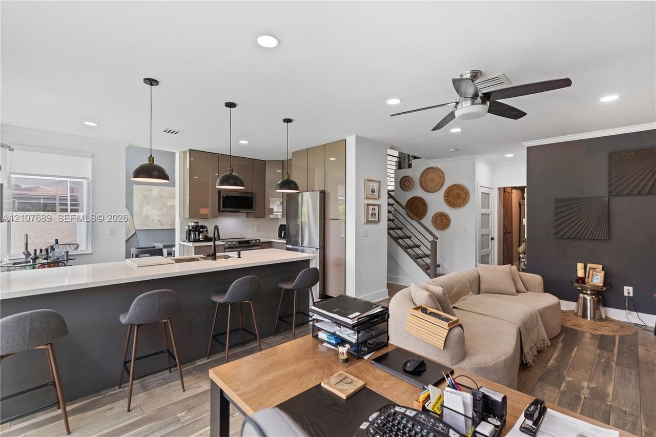 7840 Rockport Circle - Photo 4 of 15