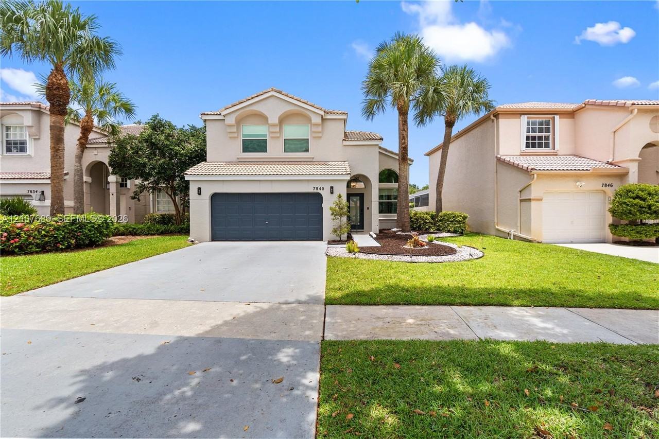 7840 Rockport Circle - Photo 2 of 15