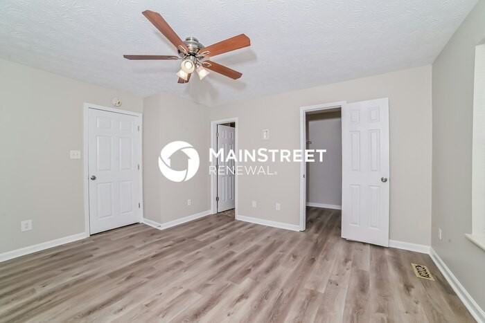 6061 Warrenpark Ln - Photo 7 of 15