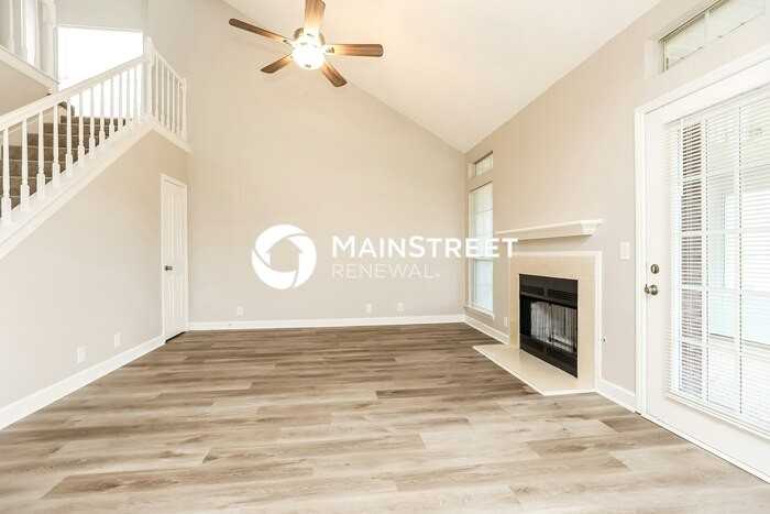 1004 Tonyawood Dr - Photo 4 of 17