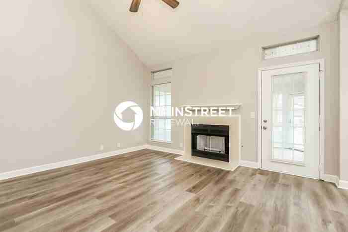 1004 Tonyawood Dr - Photo 5 of 17
