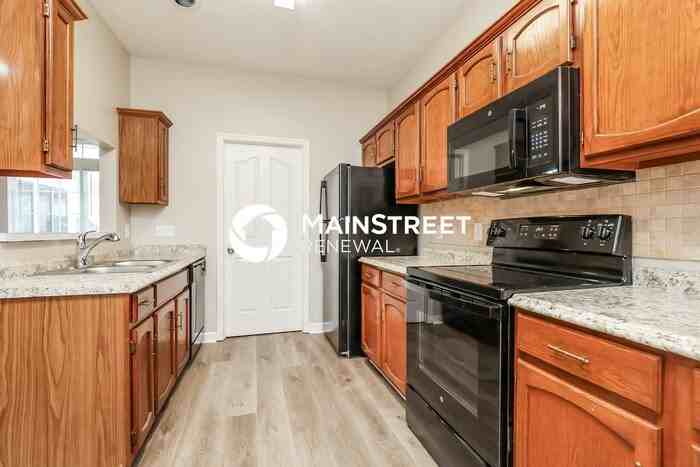 1004 Tonyawood Dr - Photo 7 of 17