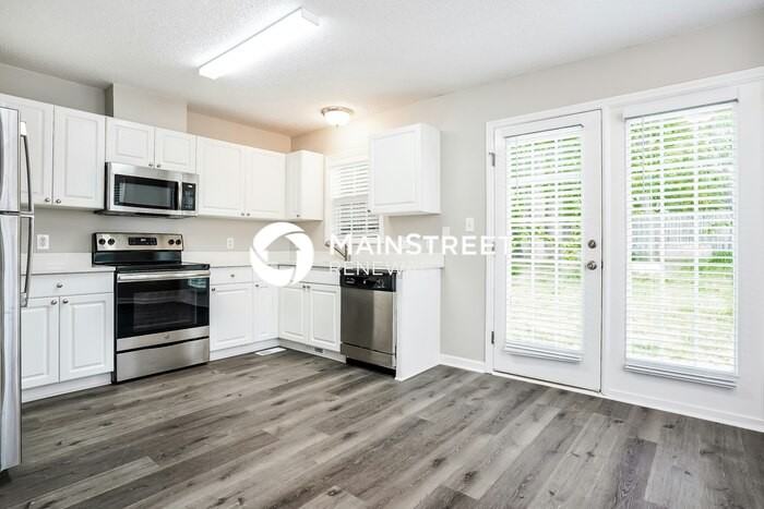 510 Southampton Dr - Photo 5 of 16