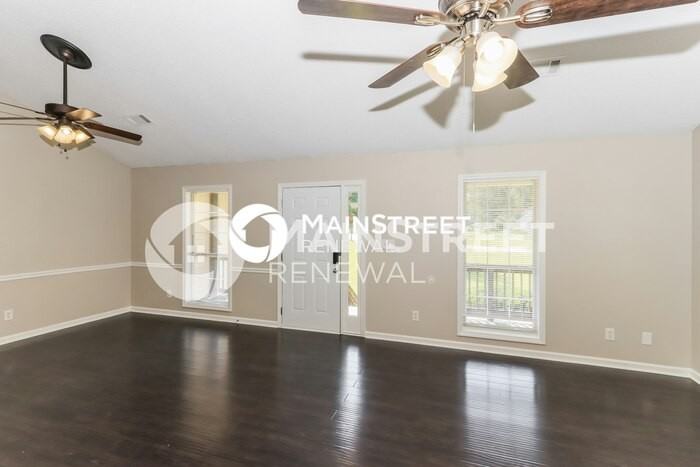 310 Annie Ln - Photo 4 of 16