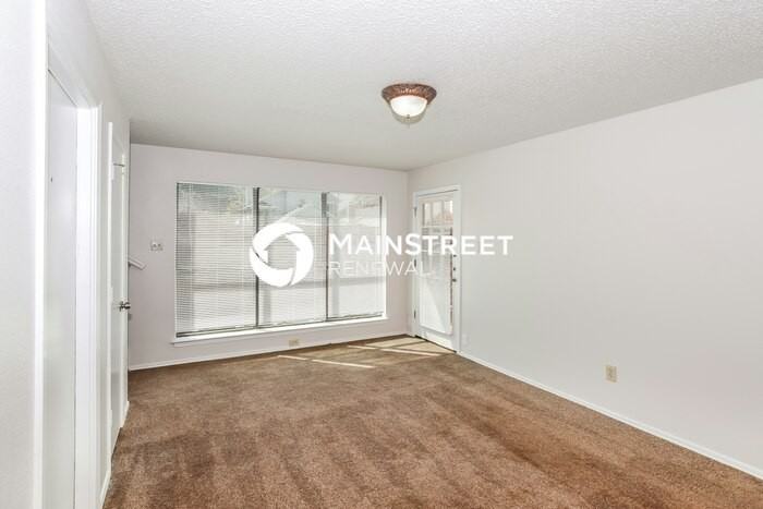 1359 Jasmine Dr - Photo 4 of 17