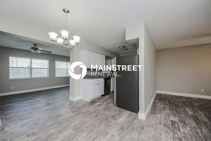 5013 Falmouth Dr - Photo 5 of 16