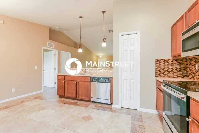 948 Commodore St - Photo 7 of 16