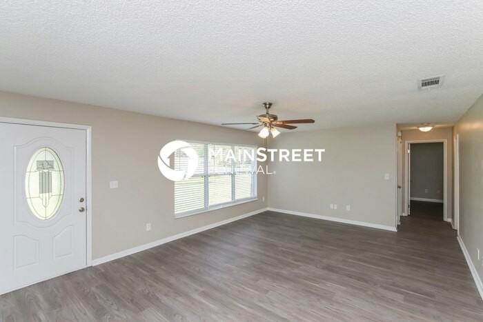 655 Alhambra Rd Se - Photo 3 of 16