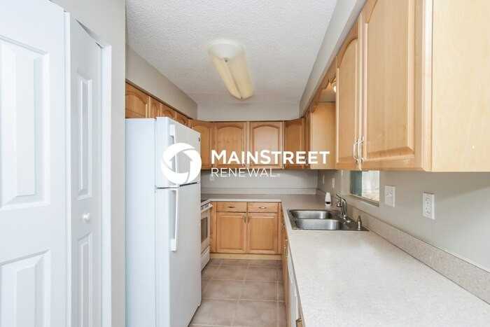 655 Alhambra Rd Se - Photo 5 of 16