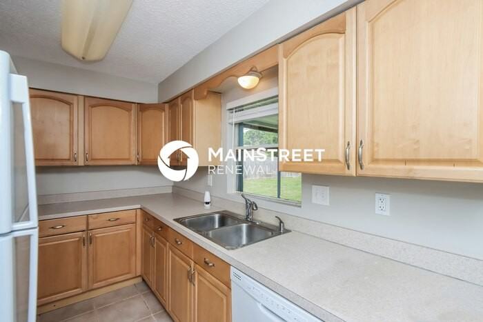 655 Alhambra Rd Se - Photo 6 of 16