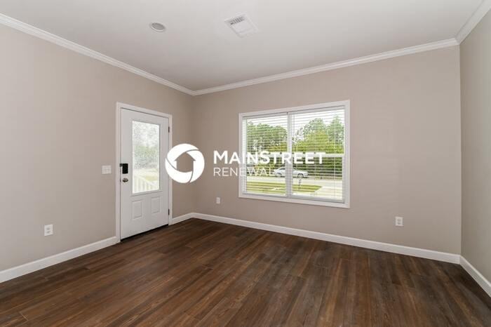 1111 Morton St E - Photo 5 of 16