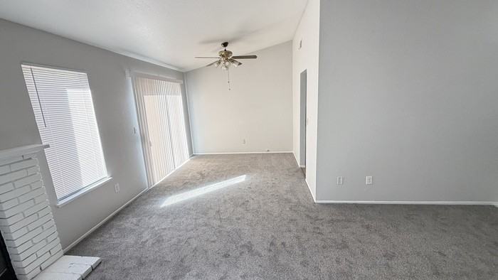 8182 Oak Landing Ct - Photo 5 of 16