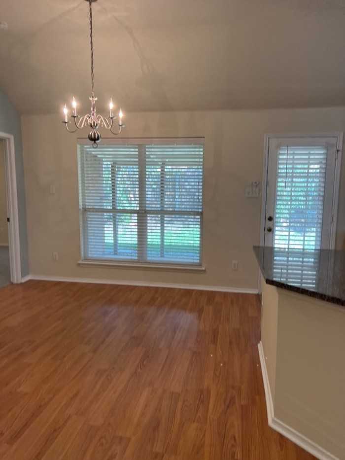 1305 Fox Glen Trl - Photo 4 of 17
