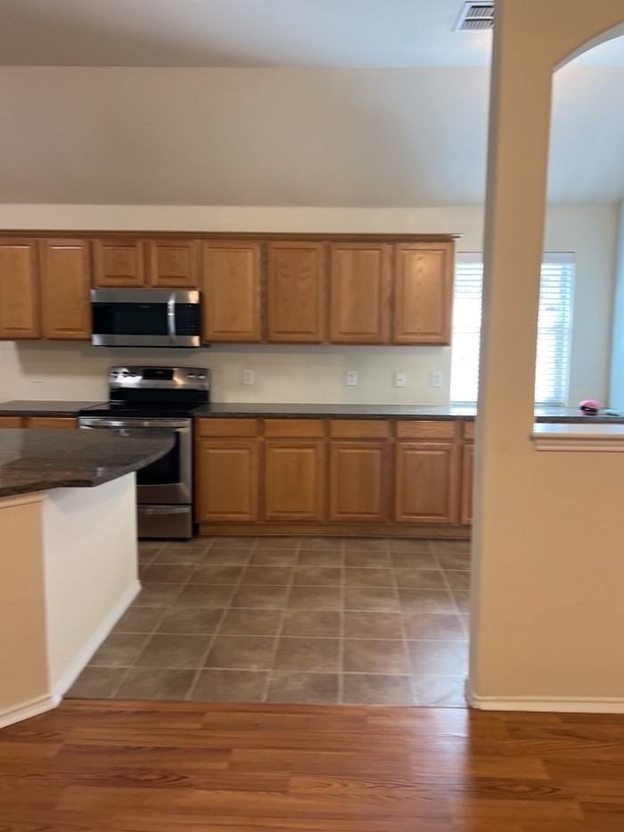 1305 Fox Glen Trl - Photo 6 of 17