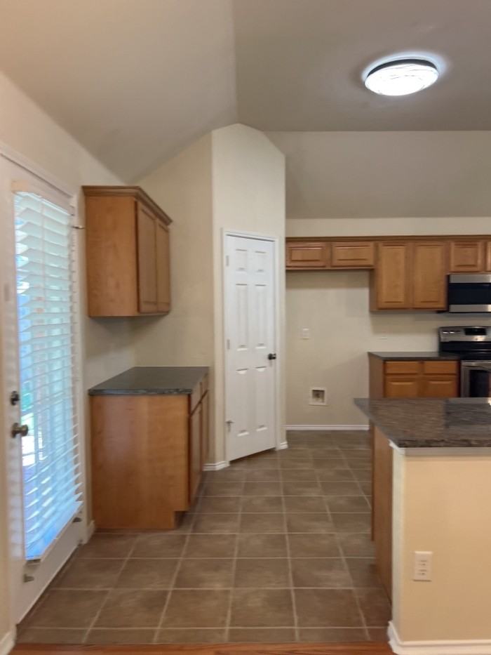 1305 Fox Glen Trl - Photo 7 of 17