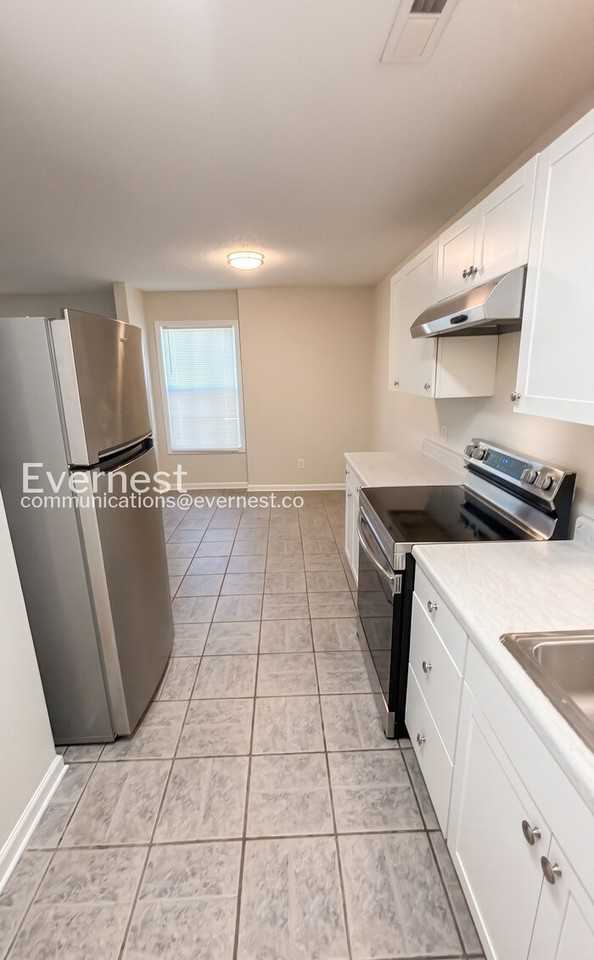213 Alpine Dr #C - Photo 5 of 17